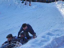 Badewannenrennen Stoos